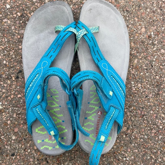 Merrell Women’s Teal Walking Sandals with Toe Loop - Picture 1 of 4